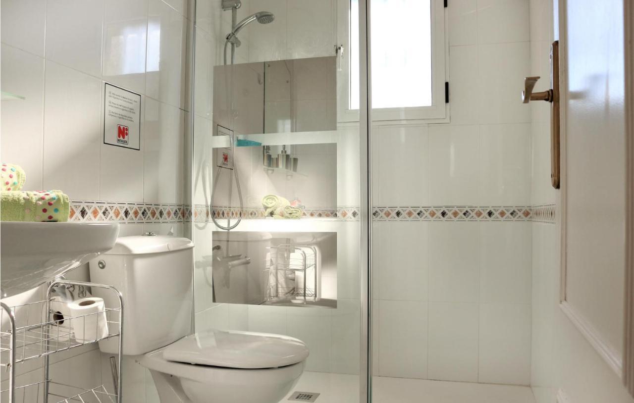 Stunning Apartment In Торрев'єха Екстер'єр фото