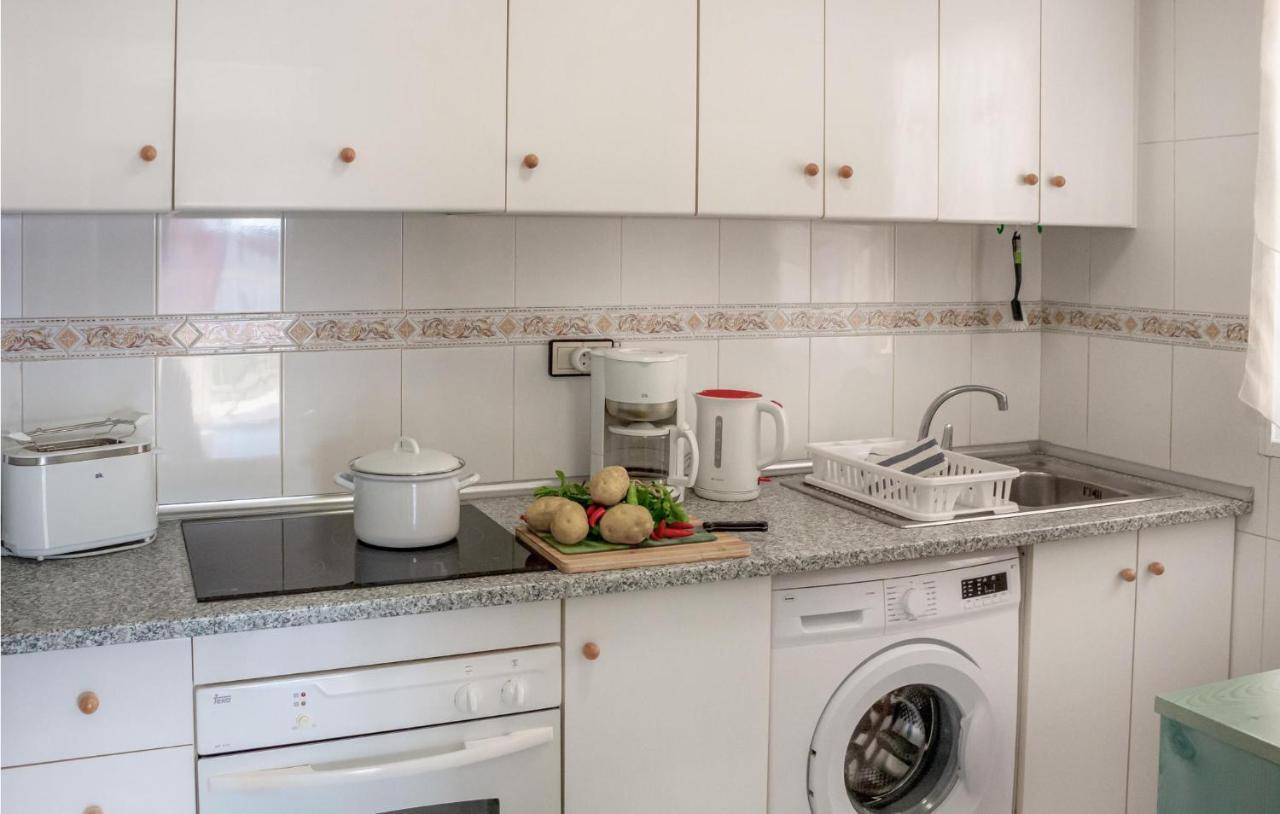 Stunning Apartment In Торрев'єха Екстер'єр фото